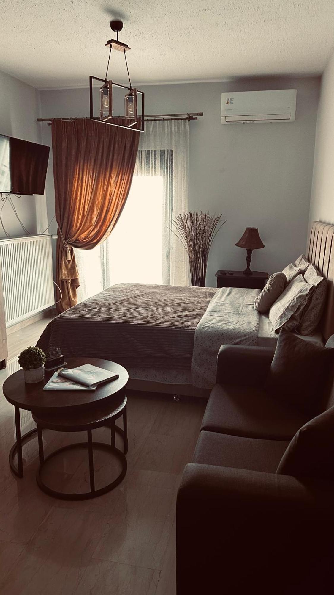Black Flox Apartment